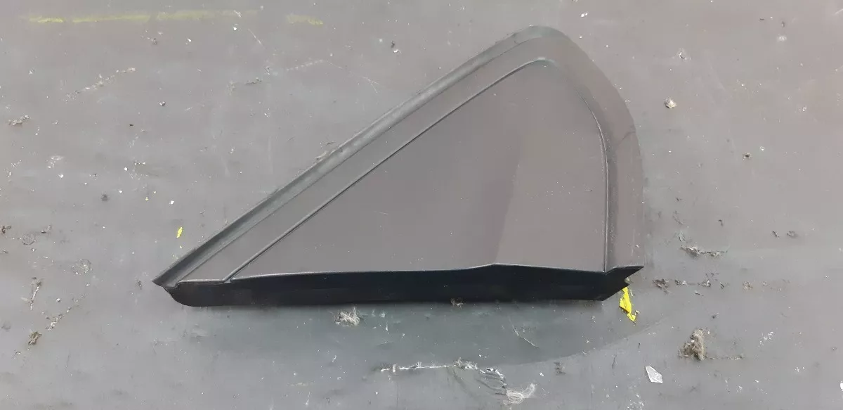 Acabamento_Do_Retrovisor_Direito_Up_2015_Eco_Pe_as_Vl_Ema_image2