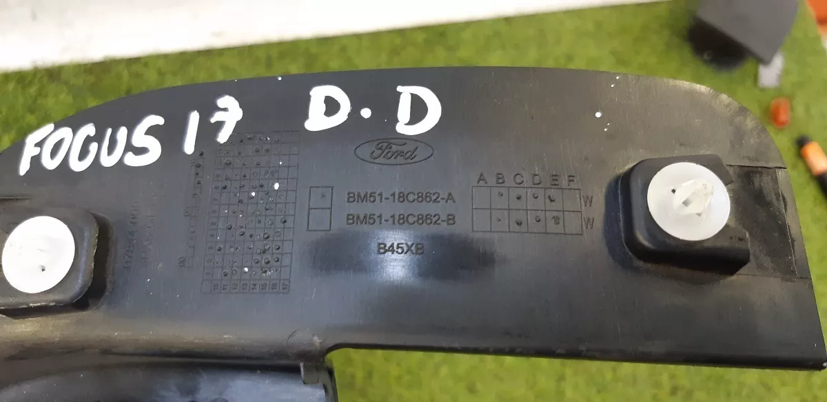 Acabamento_Interno_Do_Retrovisor_Direito_Ford_Focus_2017_image3