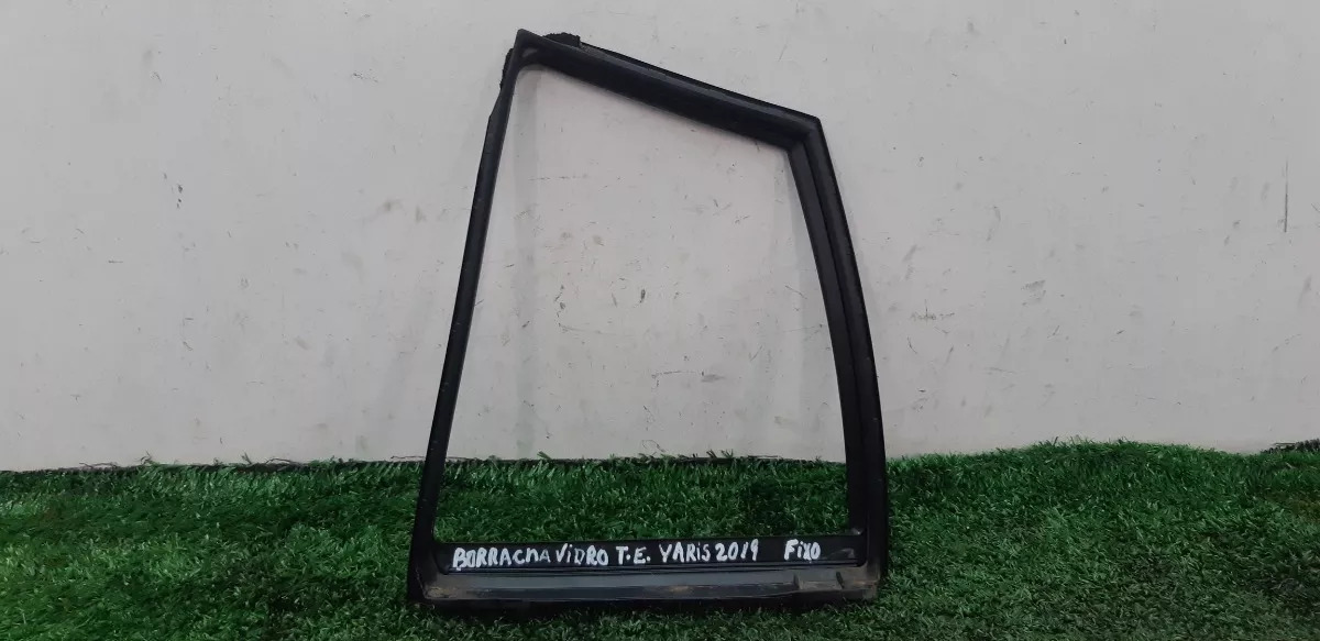Borracha_Vidro_Fixo_Traseiro_Esquerdo_Toyota_Yaris_2019_1_3_image3