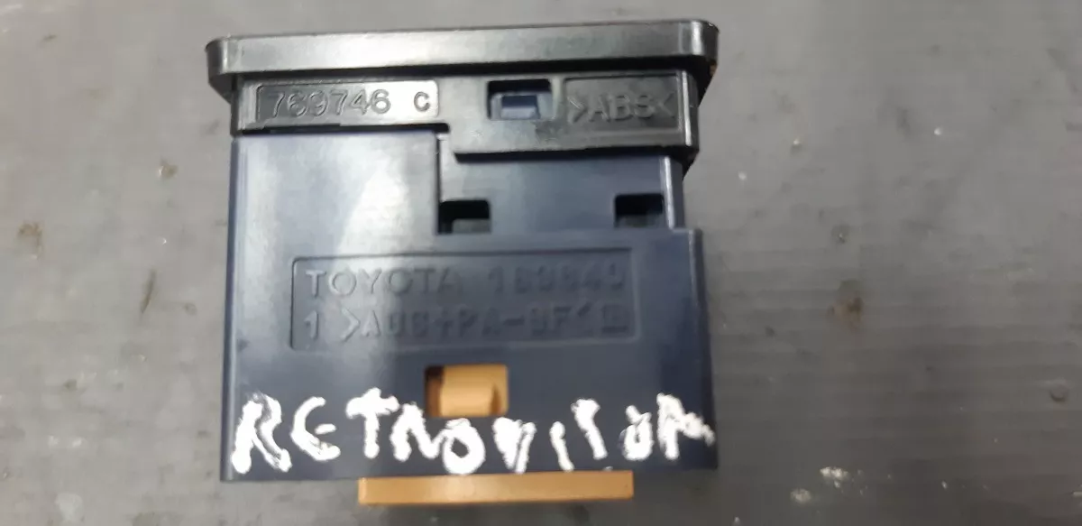 Bot_o_Do_Retrovisor_Toyota_Etios_2018_Eco_Pe_as_Vila_Ema_image3