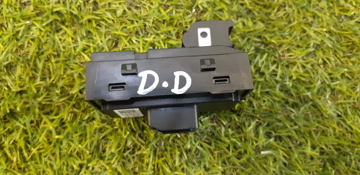 Bot_o_Do_Vidro_Diant__Direito_Onix_Plus_2020_Eco_Pcs_Vl__Ema_image3
