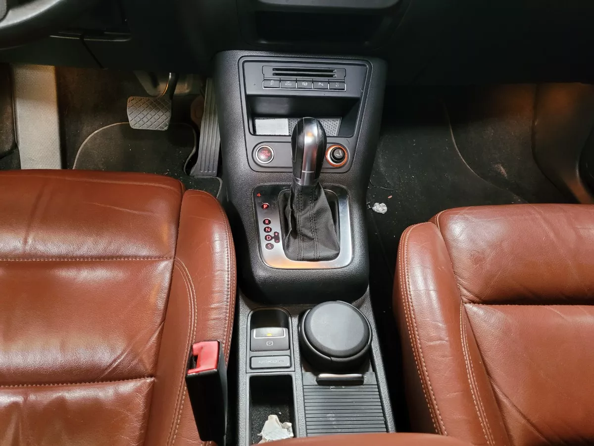 Bot_o_Freio_De_M_o_Vw_Tiguan_2_0_Tsi_2011_Eco_Pe_as_Vila_Ema_image2