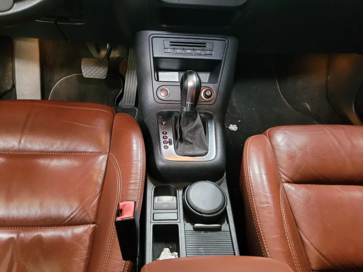 Bot_o_Freio_De_M_o_Vw_Tiguan_2_0_Tsi_2011_Eco_Pe_as_Vila_Ema_image3