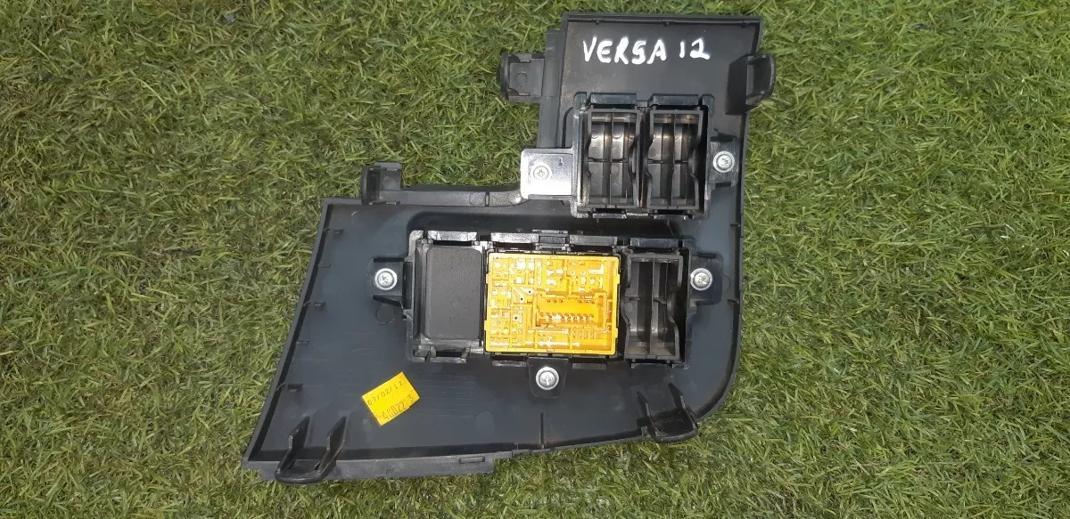 Bot_o_Retrovisor_C_moldura_Versa_2012_Eco_Pe_as_Vila_Ema_image3