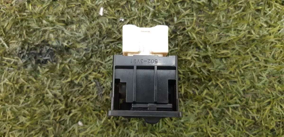 Bot_o_Retrovisor_Toyota_Rav4_1999_Eco_Pe_as_Vila_Ema_image2