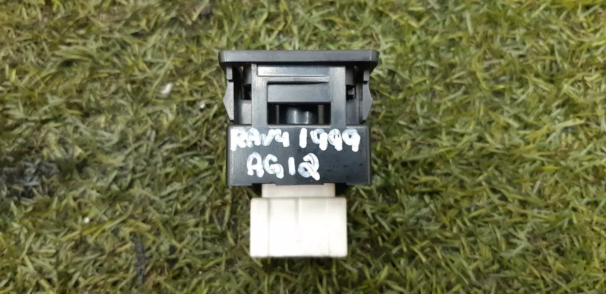 Bot_o_Retrovisor_Toyota_Rav4_1999_Eco_Pe_as_Vila_Ema_image3