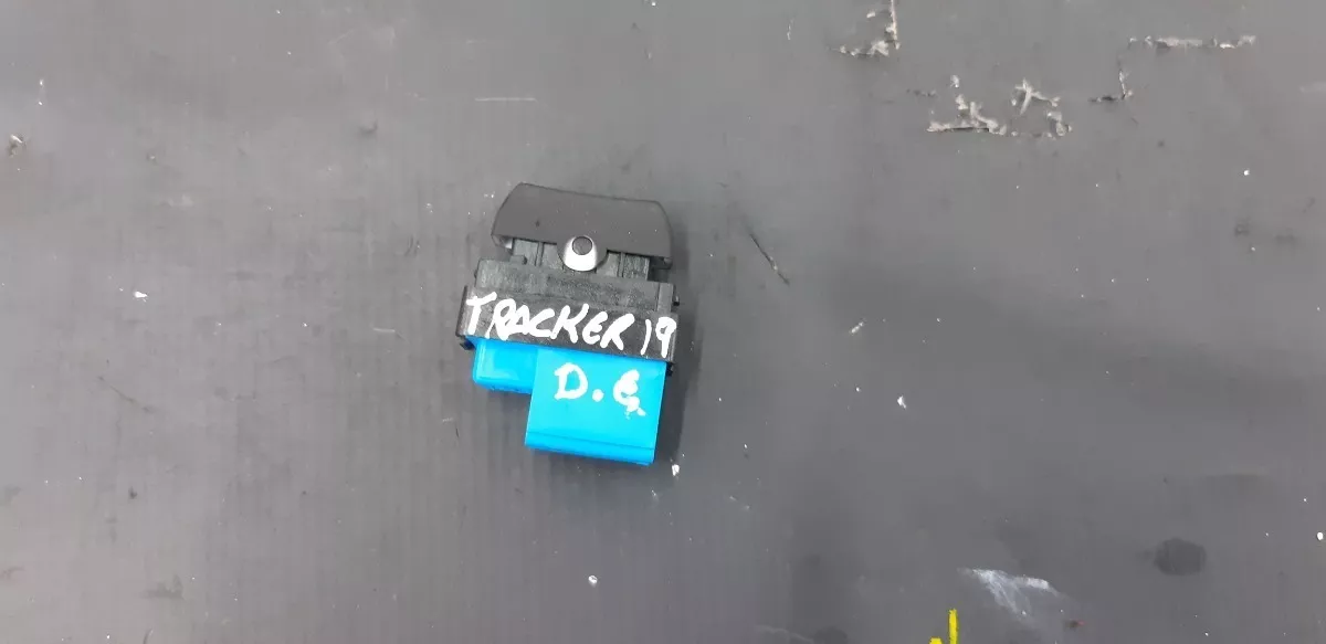 Bot_o_Trava_Da_Porta_Diant__Esq__Tracker_2019_Eco_P_s_Vl_Ema_image2