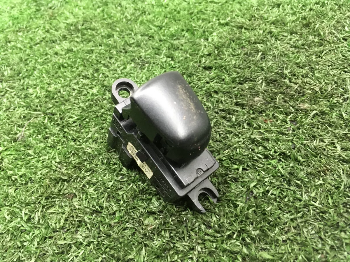 Bot_o_Vidro_Porta_Dianteira_Direita_Nissan_Sentra_2018_image3