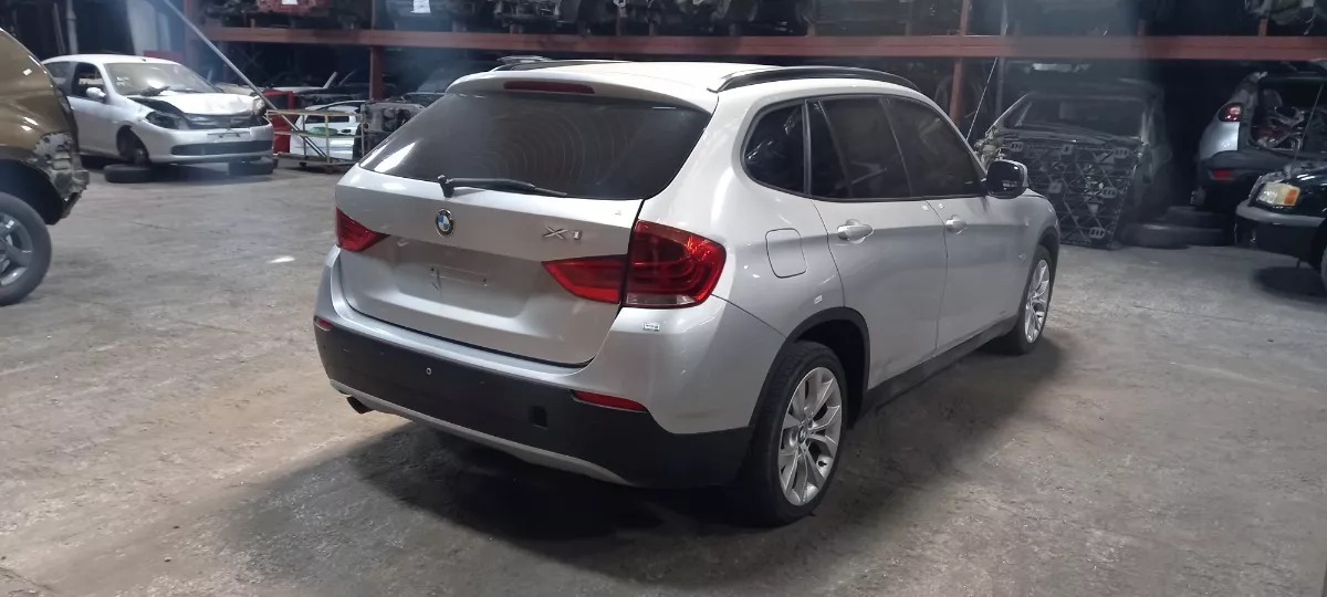 Caixote_Bmw_X1_2_0_Sdrive_2011_Eco_Pe_as_Vila_Ema_image3
