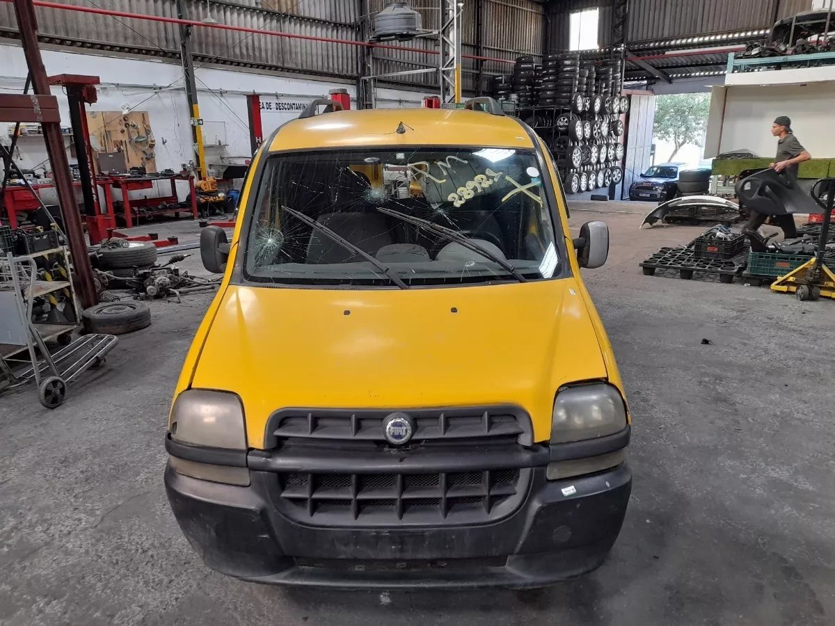 Coluna_De_Dire__o_Fiat_Doblo_1_3_16v_2004_Eco_Pe_as_image2