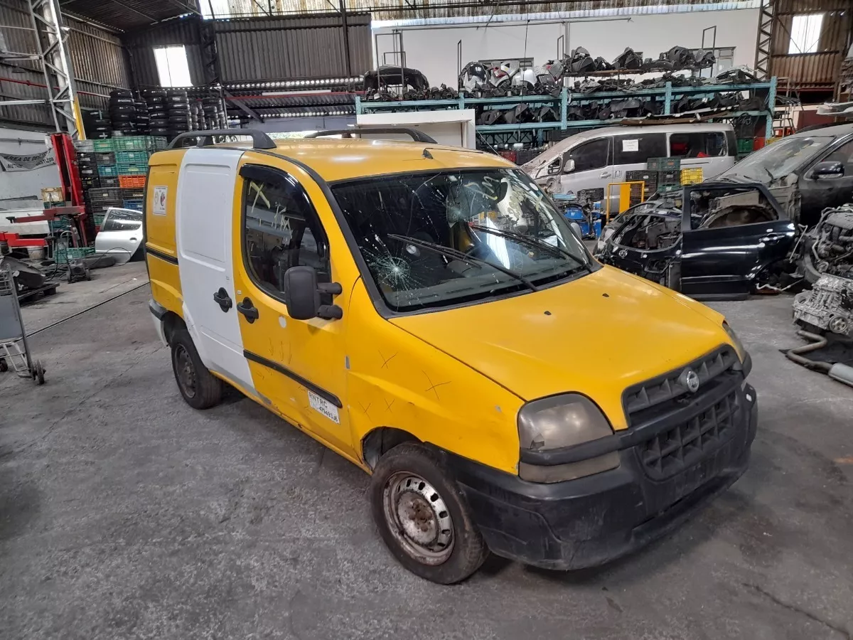 Coluna_De_Dire__o_Fiat_Doblo_1_3_16v_2004_Eco_Pe_as_image3