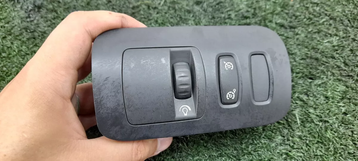 Controlador_De_Luz_Do_Painel_Renault_Megane_2009_2_0_16v_Aut_image2
