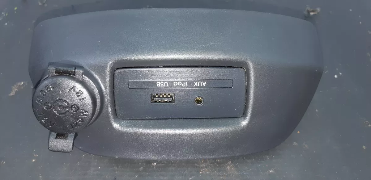 Entrada_Usb__Aux_iPod_Kia_Soul_2011_Eco_Pe_as_Vila_Ema_2k000_image2