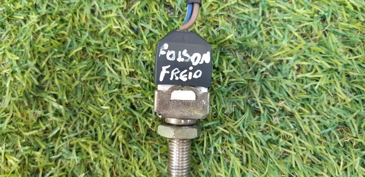 Interruptor_Do_Freio_Lifan_Foison_1_3_L_2014_Eco_P_s_Vl_Ema_image2
