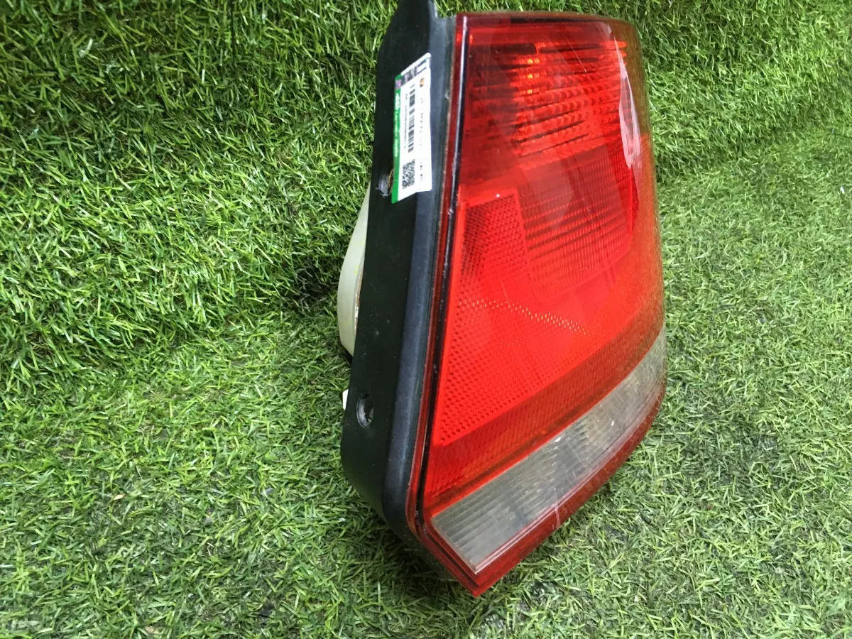 Lanterna_Direita_Volkswagen_Gol_2013_Eco_Pe_as_Vila_Ema_image3