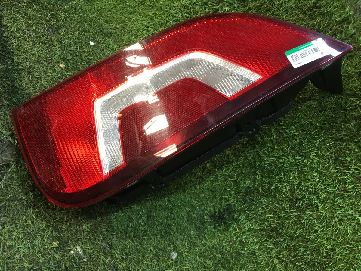 Lanterna_Direita_Volkswagen_Up_Speed_2017_Eco_Pe_as_Vila_Ema_image3