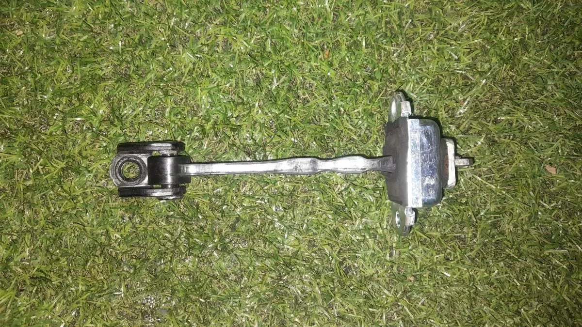 Limitador_De_Porta_Dianteira_Direita_Ford_Ka_2016_image2