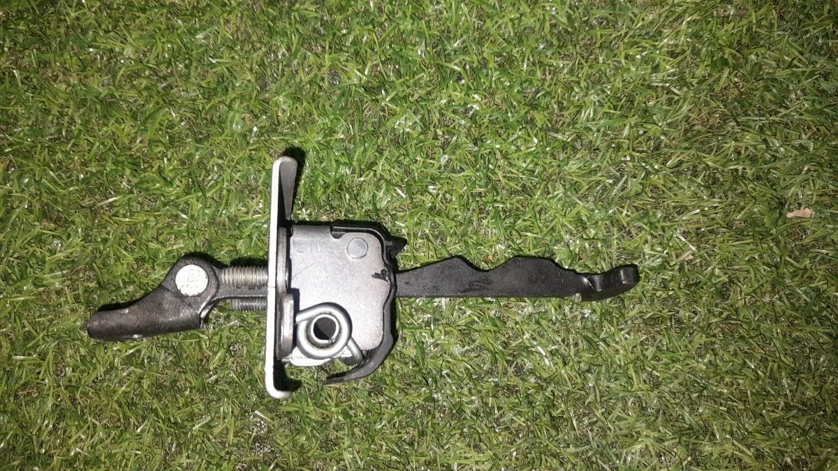Limitador_De_Porta_Dianteira_Direita_Peugeot_308_2012_image3
