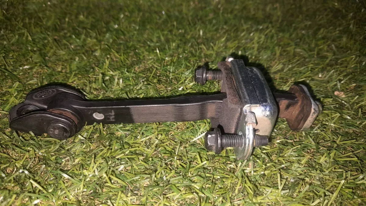 Limitador_De_Porta_Traseira_Direita_Ford_Ka_2016_image3