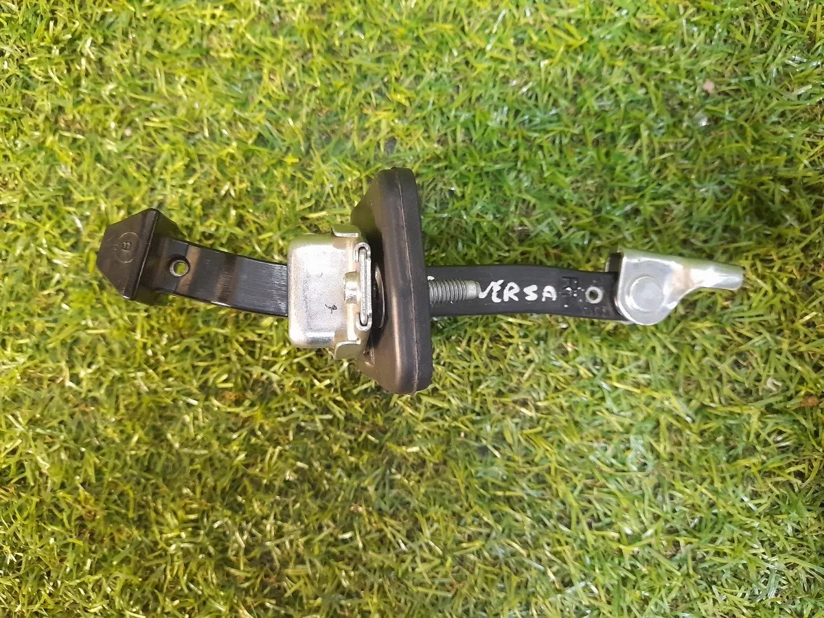 Limitador_De_Porta_Traseira_Esquerda_Nissan_Versa_2020_image3