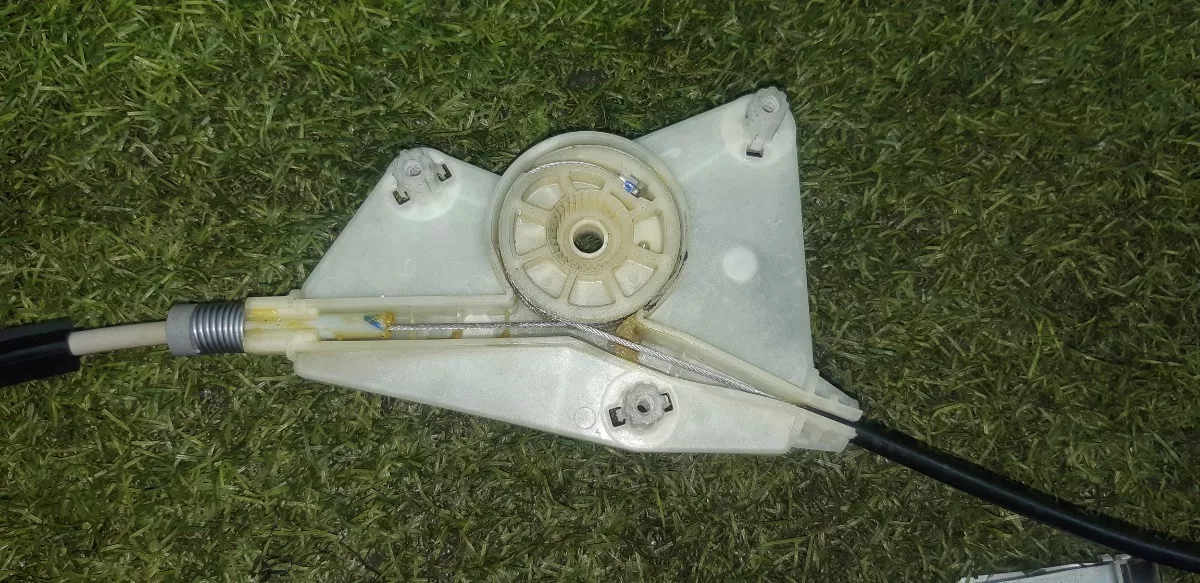 M_quina_Vidro_Dianteiro_Direito_Sem_Motor_Up_Tsi_2019_1_0_image3