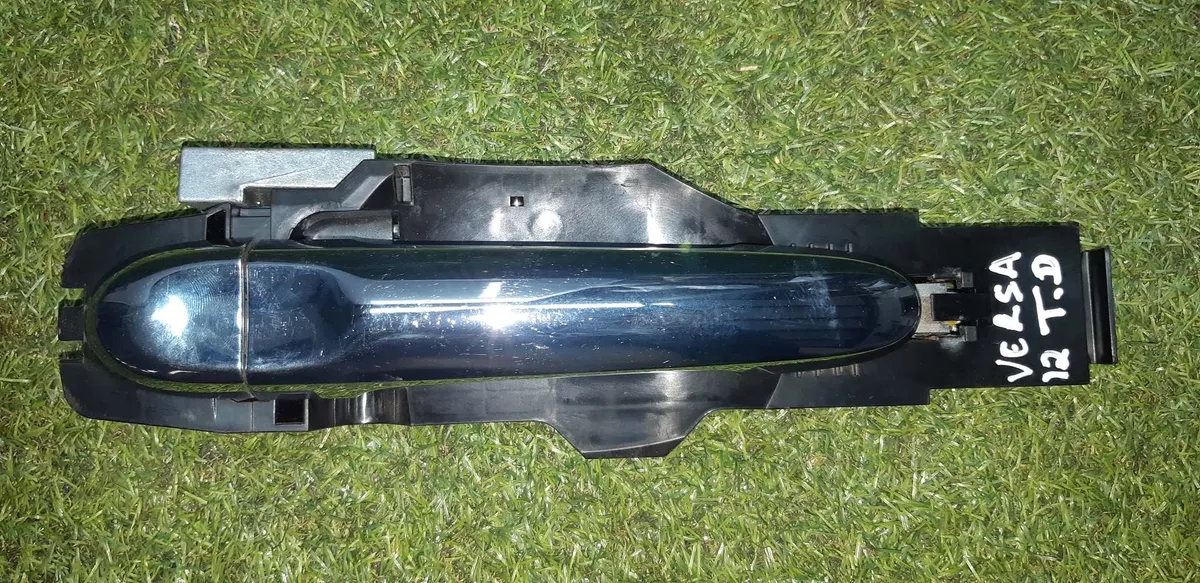 Ma_aneta_Externa_Traseira_Direita_Nissan_Versa_2013_1_6_image2
