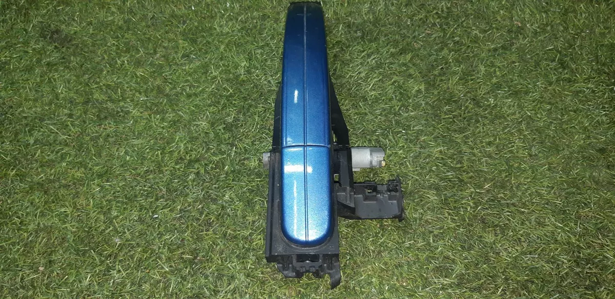 Ma_aneta_Externa_Traseira_Esquerda_Ford_Focus_Sedan_2009_image3