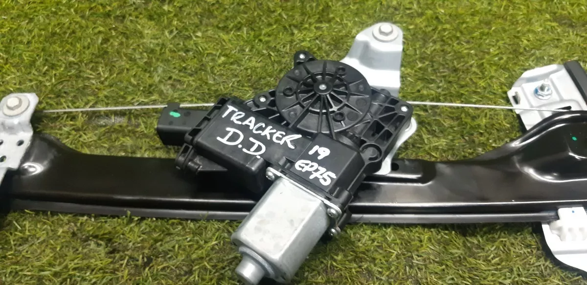 Maquina_Vidro_Dianteiro_Direito_Eletrico_Tracker_2019_1_4_At_image2