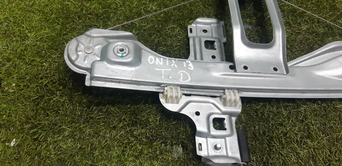 Maquina_Vidro_Traseiro_Direito_Manual_Onix_2013_1_4_8v_Man_image2