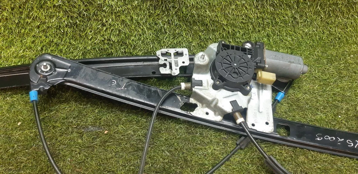 Maquina_Vidro_Traseiro_Esquerdo_Eletrico_Bmw_X5_2005_4_8_Aut_image2