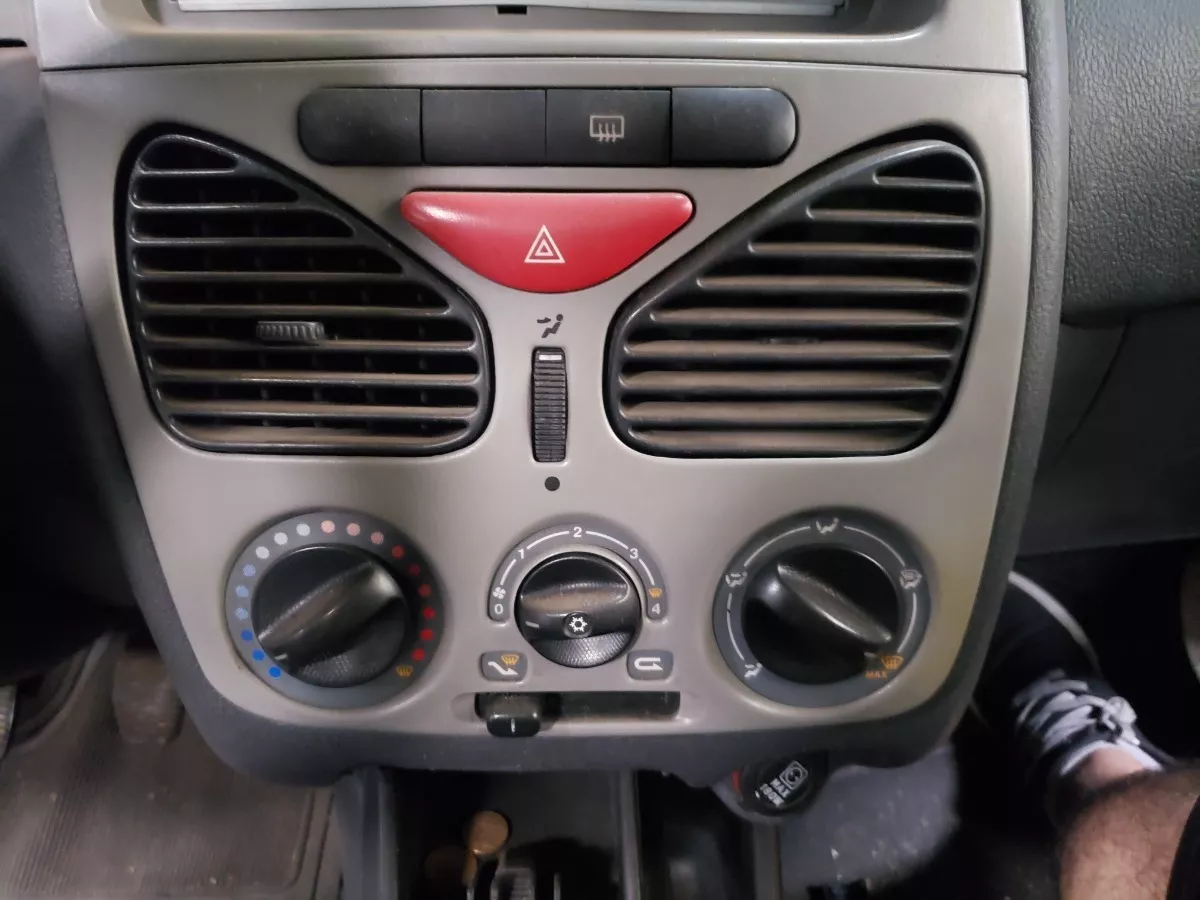 Moldura_Central_Com_Difusor_Fiat_Palio_2011_Eco_Pe_as_V_ema_image3