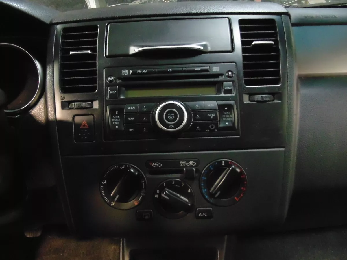 Moldura_Central_Nissan_Tiida_2012_Eco_Pe_as_Vila_Ema_image3