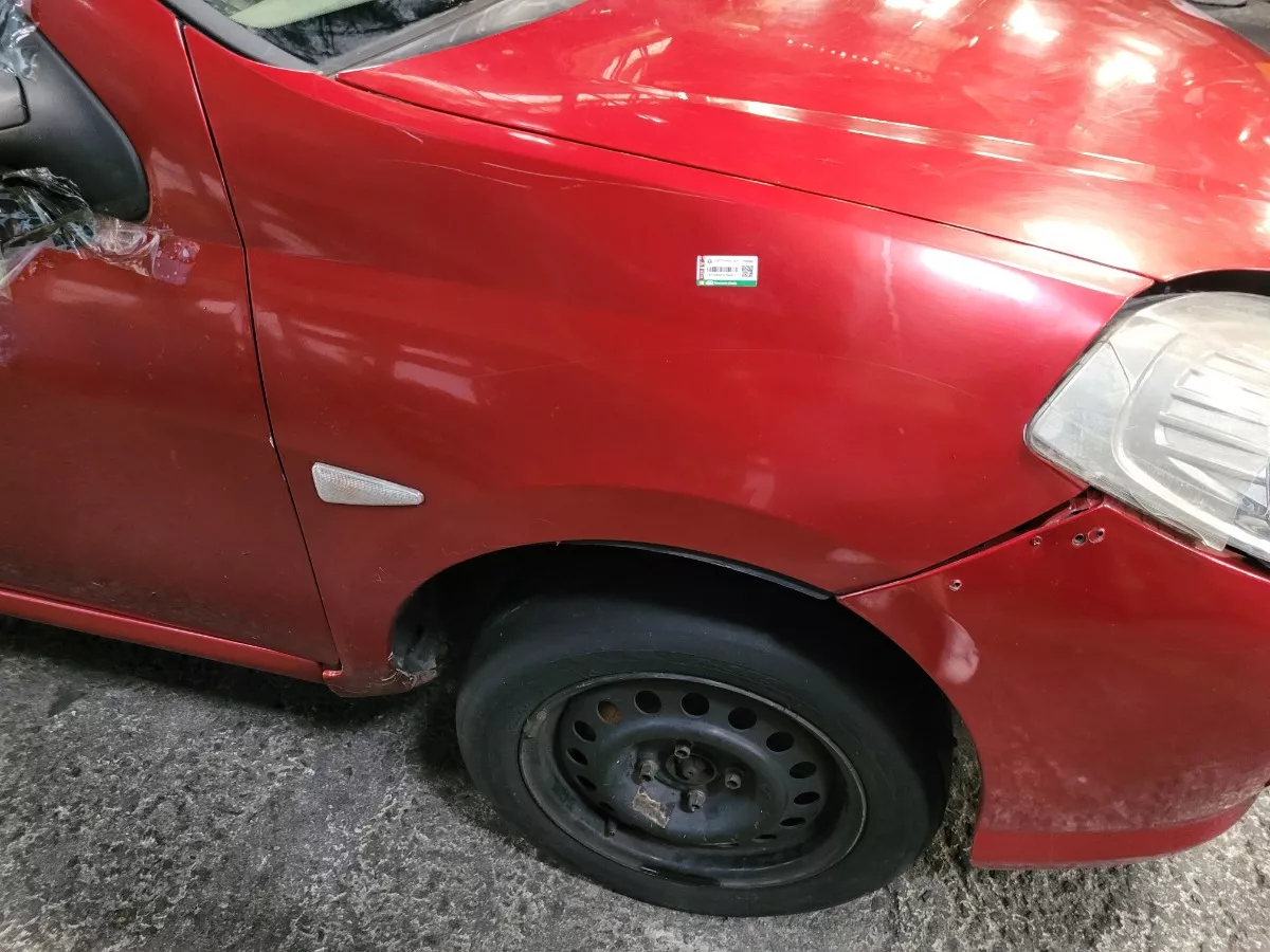Paralama_Direito_Renault_Symbol_1_6_2010__sem_Acess_rios__image2
