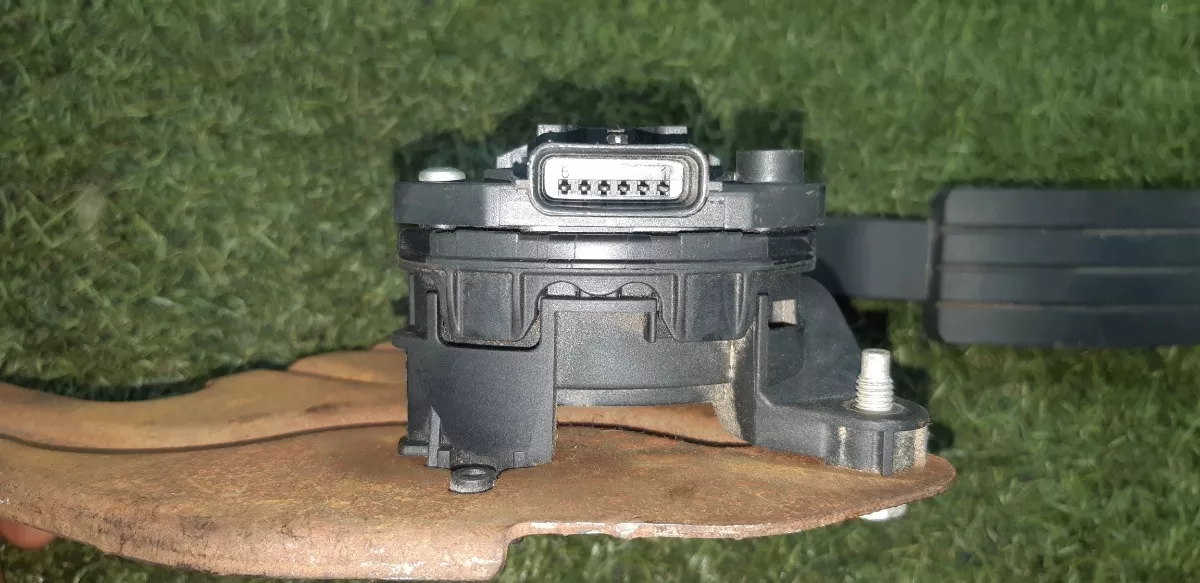 Pedal_Do_Acelerador_Renault_Logan_1_6_8v_2015_Eco_Pe_as_Ve_image3