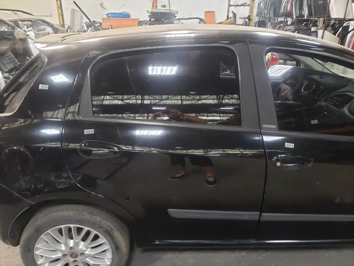 Porta_Traseira_Direita_Fiat_Punto_2013__sem_Acess_rios__image2