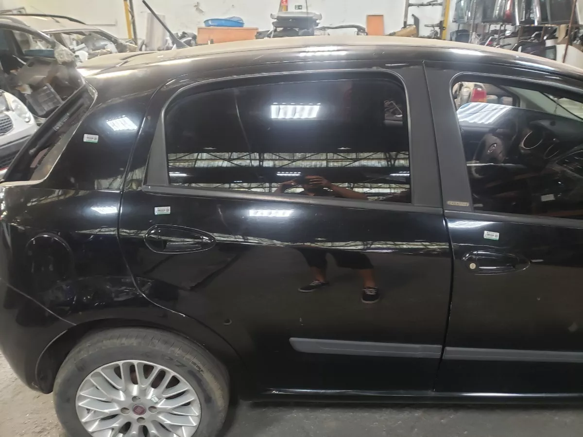 Porta_Traseira_Direita_Fiat_Punto_2013__sem_Acess_rios__image3