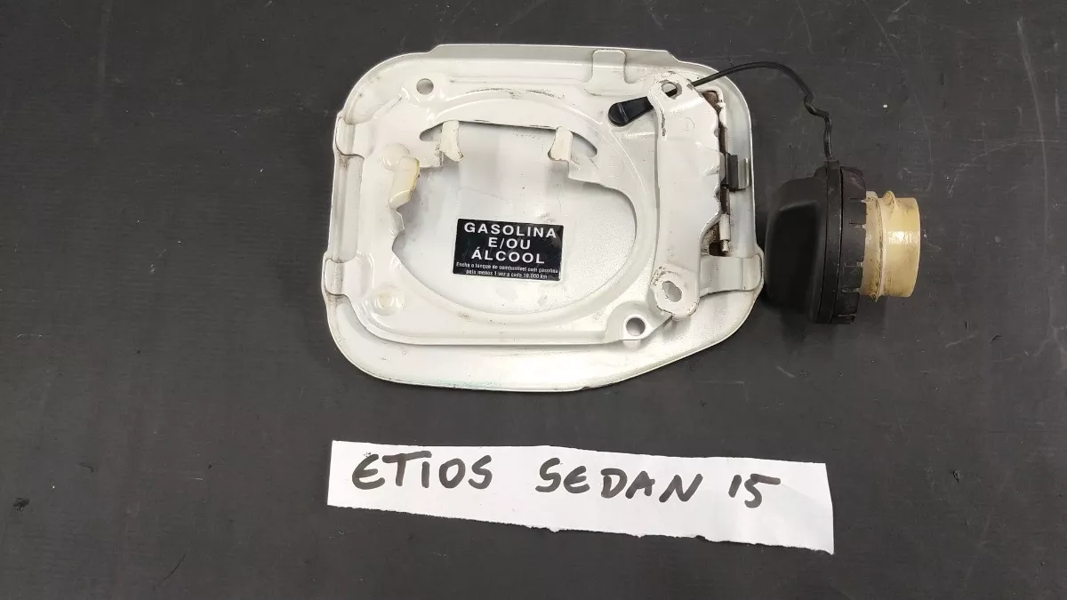 Portinhola_Do_Tanque_Etios_Sedan_2015_Eco_Pe_as_Vila_Ema_image2