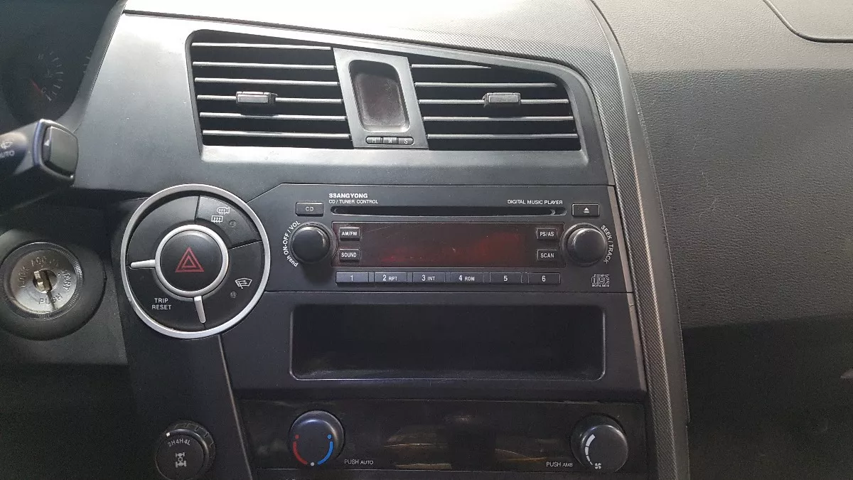 Radio_Original_Ssangyong_Kyron_2007_Eco_Pe_as_Vila_Ema_image2