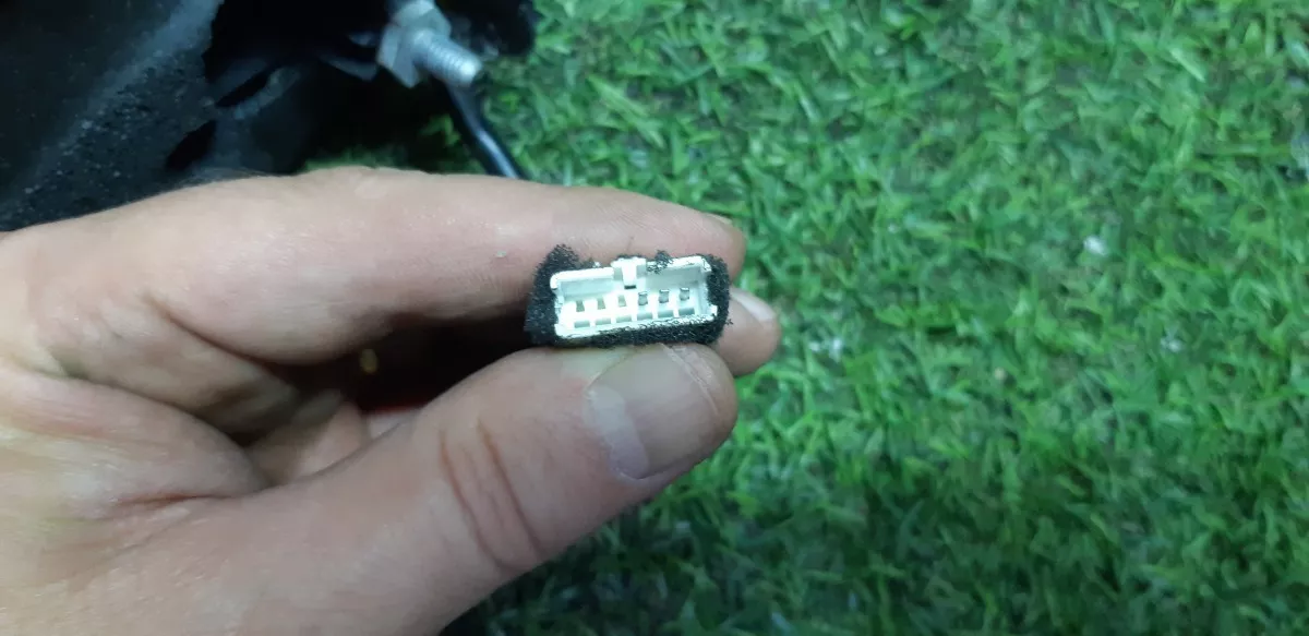 Retrovisor_Direito_Eletrico_Qq_2018_1_0_12v_Manual_Eco_Pe_as_image3