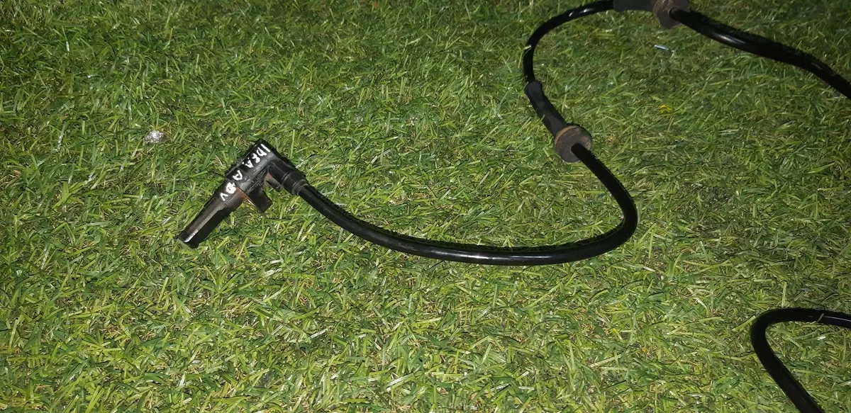 Sensor_Abs_Dianteiro_Direito_Fiat_Idea_Adventure_2010_1_8_image3
