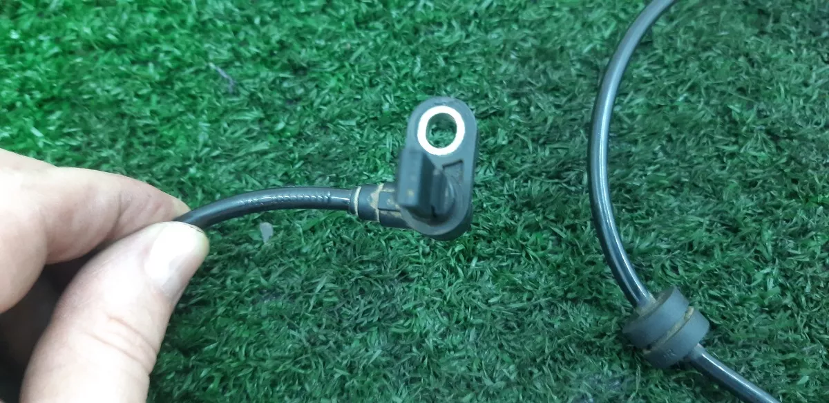 Sensor_Abs_Traseiro_Esquerdo_Idea_2013_1_4_8v_Manual_image3