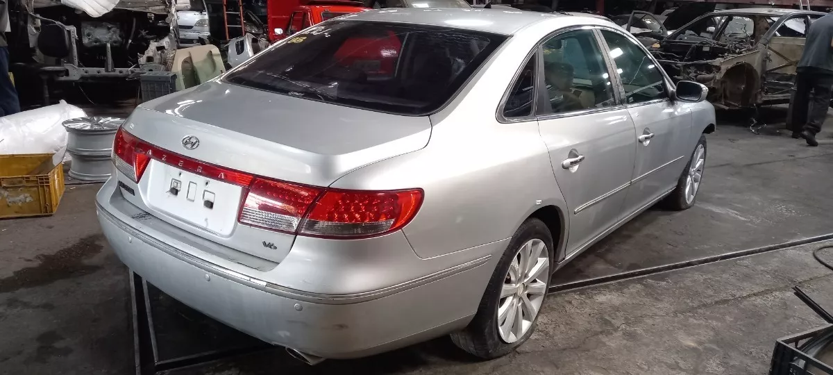 Tampa_Traseira_Hyundai_Azera_3_3_2008__sem_Acess_rios__image3