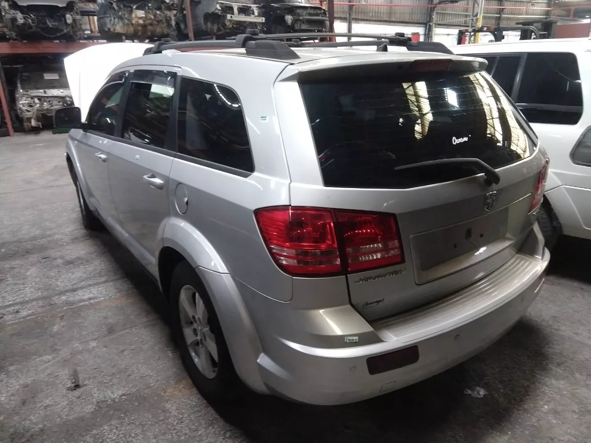 Traseira_Com_Teto_Dodge_Journey_Sxt_2009_Eco_Pe_as_Vila_Ema_image2