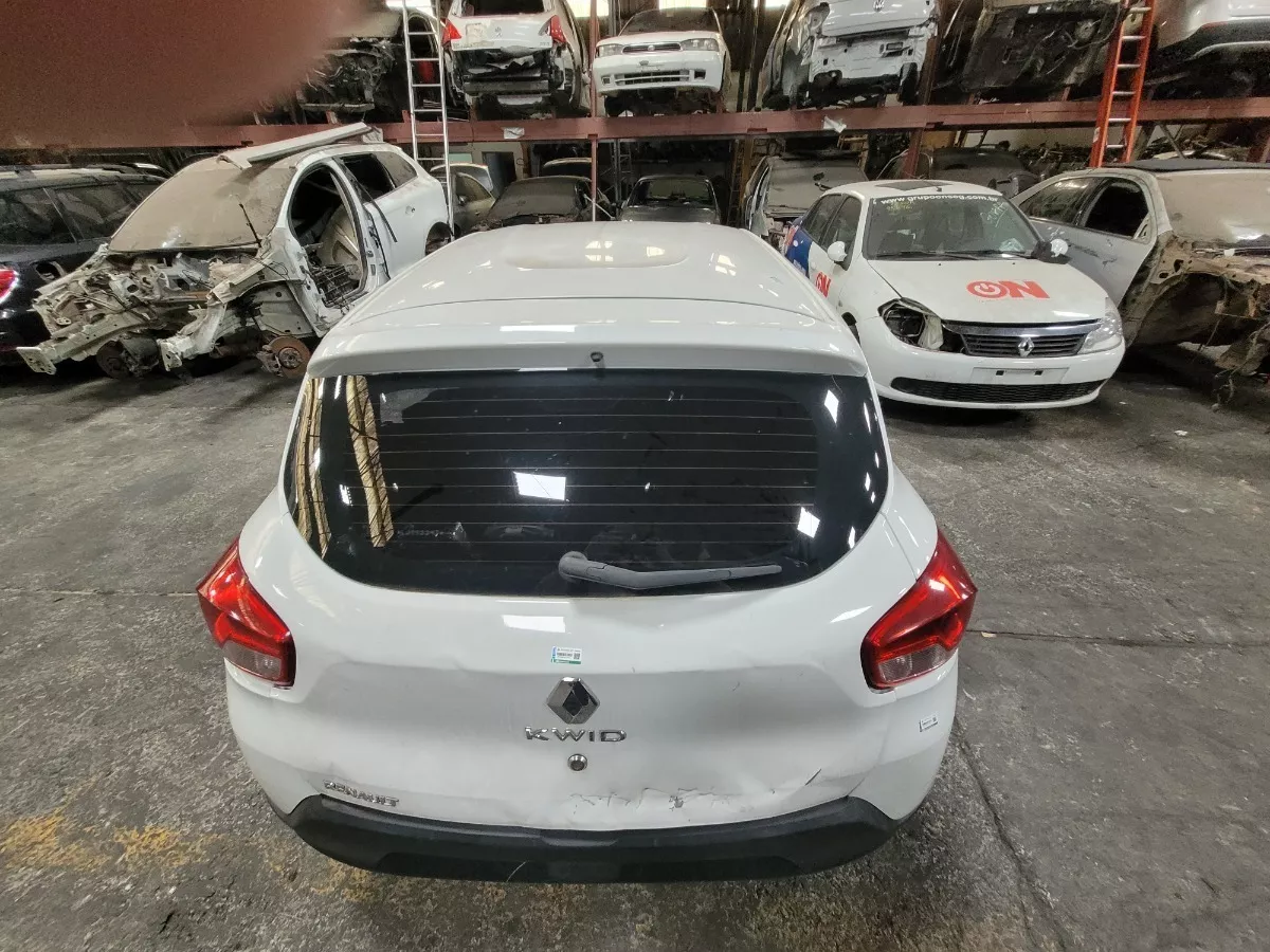 Traseira_Com_Teto_Renault_Kwid_2020_Eco_Pe_as_Vila_Ema_image2