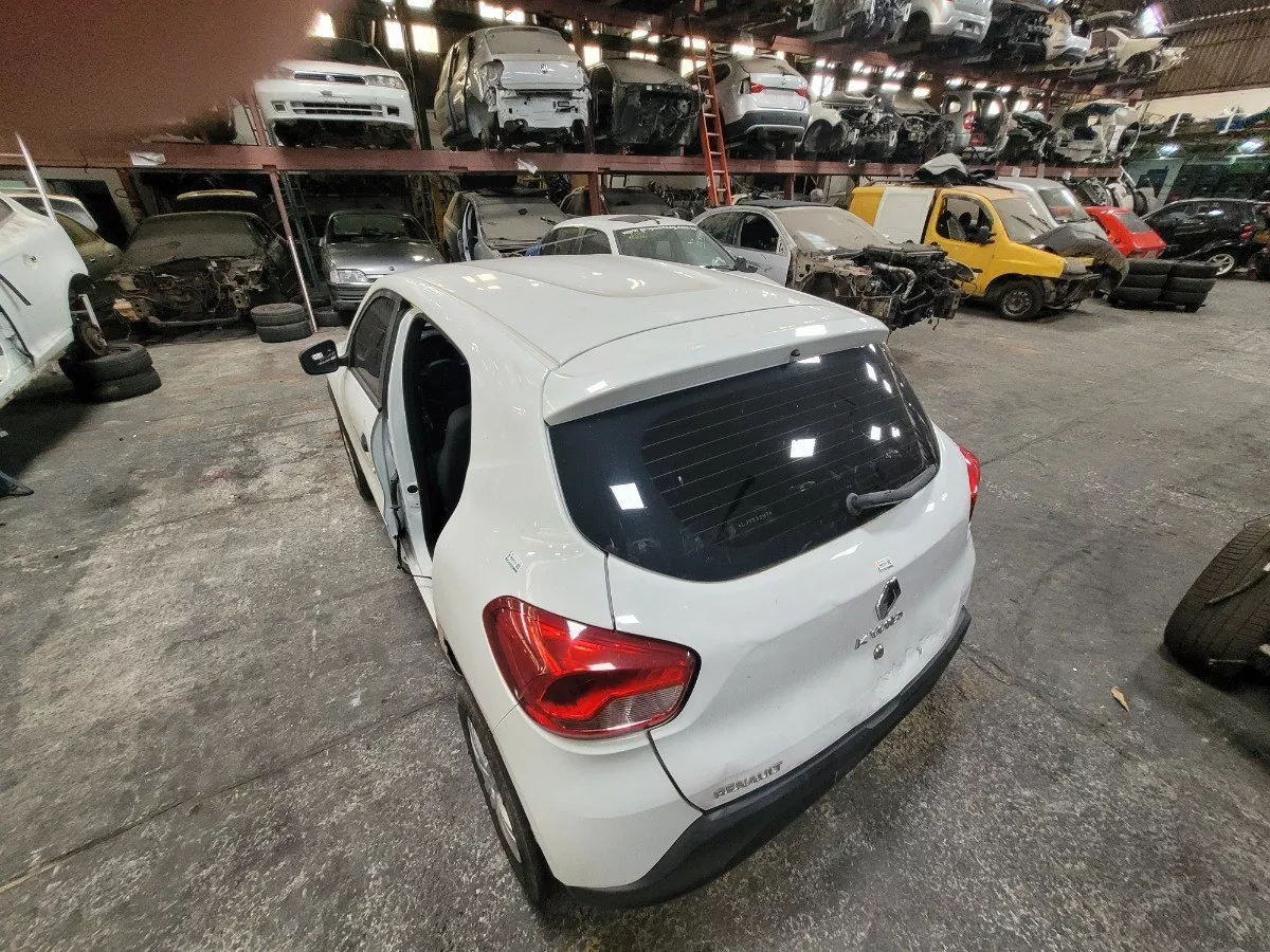 Traseira_Com_Teto_Renault_Kwid_2020_Eco_Pe_as_Vila_Ema_image3