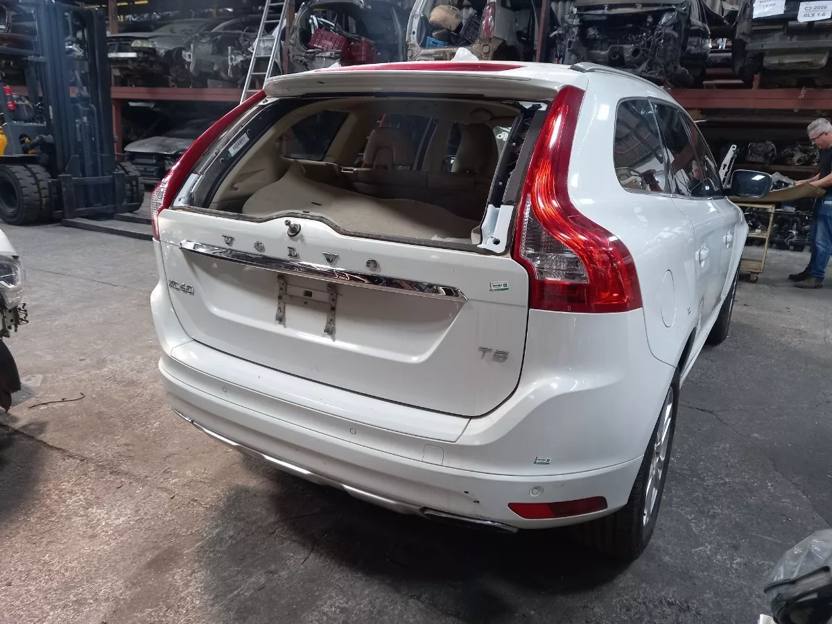 Traseira_Com_Teto_Volvo_Xc60_T5_2_0_2015_Eco_Pe_as_Vila_Ema_image2
