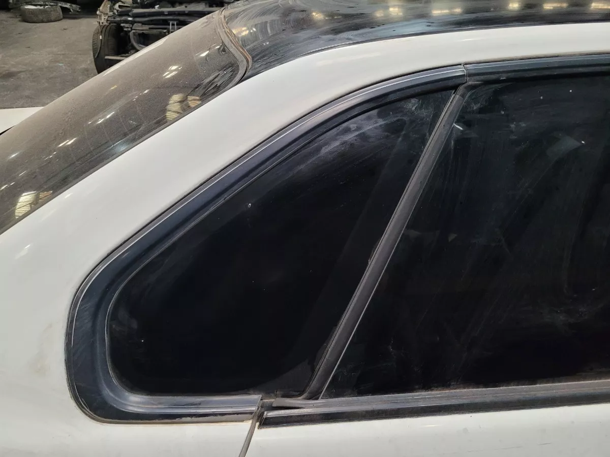 Vidro_Fixo_Traseiro_Direito_Subaru_Legacy_1995_Eco_Pe_as_Ve_image2