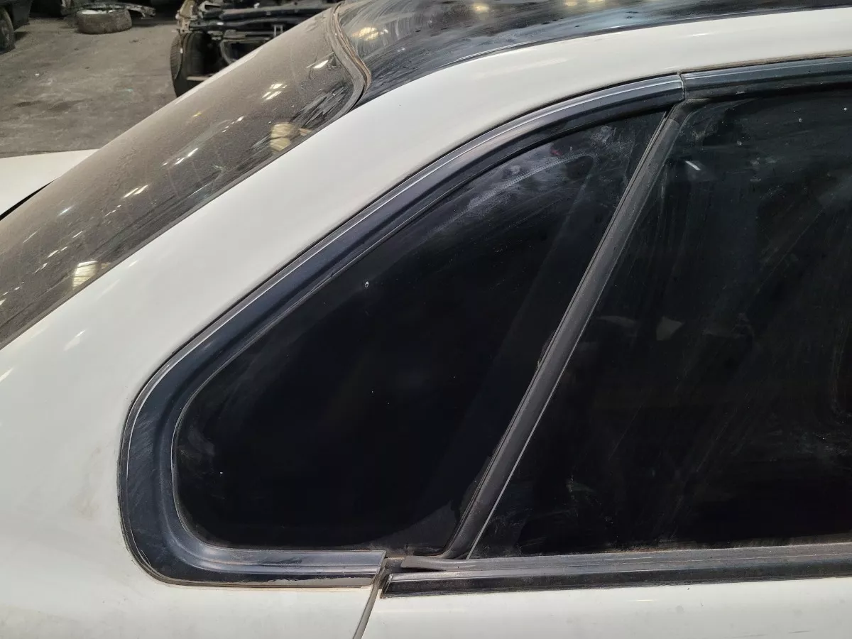 Vidro_Fixo_Traseiro_Direito_Subaru_Legacy_1995_Eco_Pe_as_Ve_image3